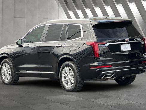 Certified 2025 Cadillac XT6 Luxury image 6