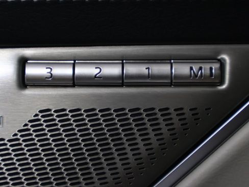Used 2024 Jaguar XF R-Dynamic SE AWD/4WD image 37