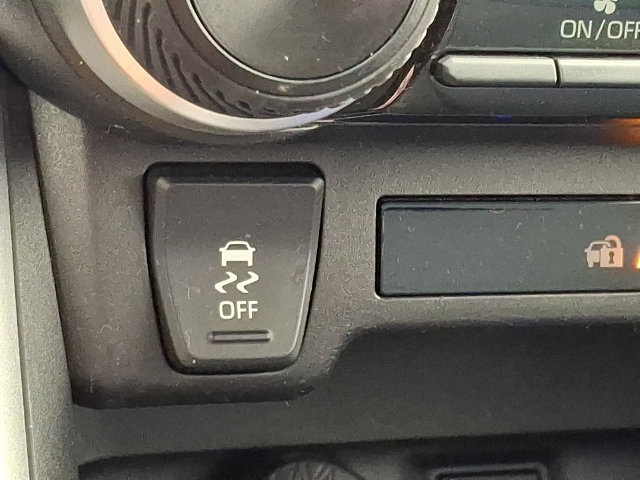 Used 2025 Toyota RAV4 LE FWD image 30