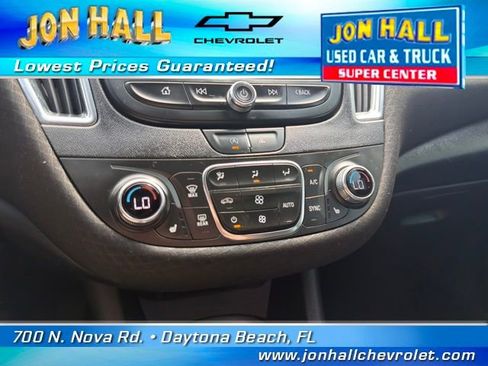 Used 2021 Chevrolet Malibu LT image 25