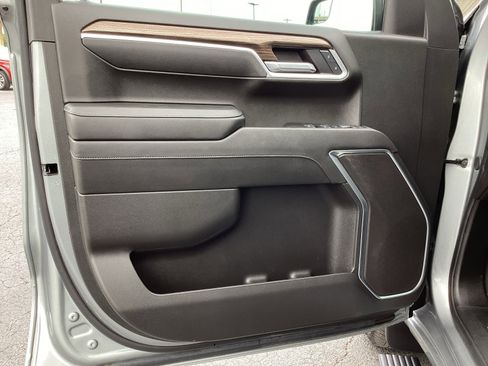 Used 2025 Chevrolet Silverado 1500 LT AWD/4WD image 33