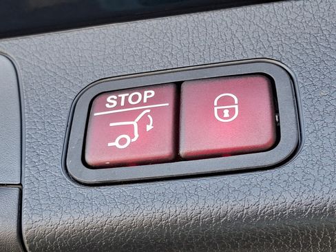 Certified 2024 Mercedes-Benz GLB 250 4MATIC image 30