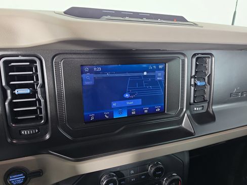 Used 2023 Ford Bronco Wildtrak AWD/4WD image 26