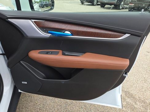 New 2025 Cadillac XT5 Premium Luxury image 6