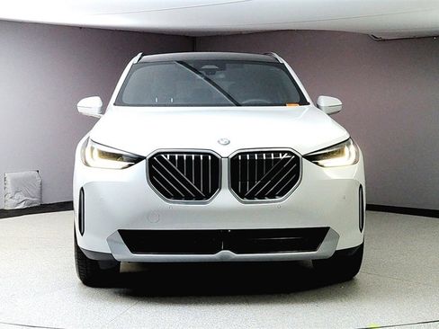 Used 2025 BMW X3 xDrive30i w/ Convenience Package image 2