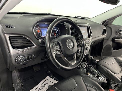 Used 2019 Jeep Cherokee Limited AWD/4WD image 16