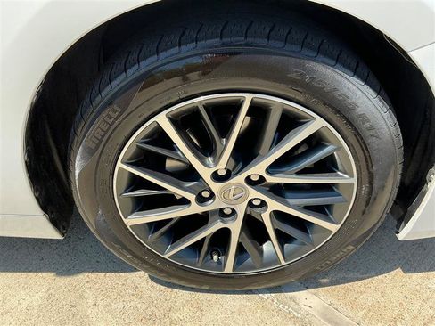 Used 2016 Lexus ES 350 w/ Luxury Package w/Wood Trim FWD image 23
