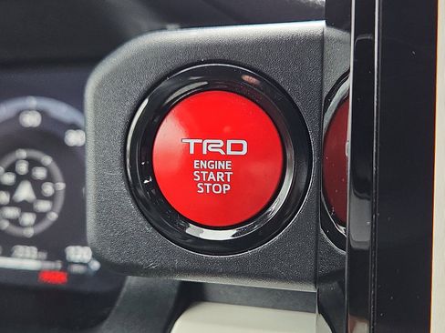 Used 2024 Toyota Tacoma TRD Off-Road AWD/4WD image 20