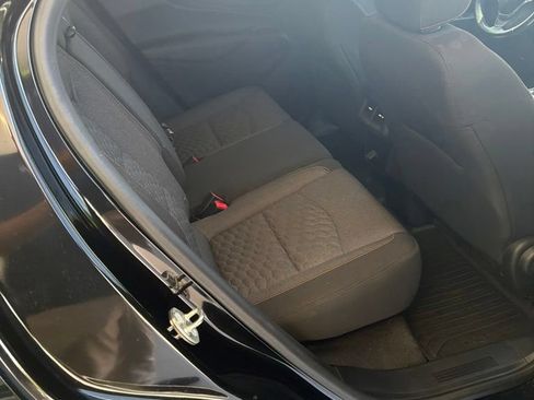 Used 2018 Chevrolet Equinox LT FWD image 6