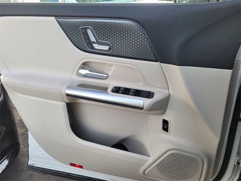 Used 2025 Mercedes-Benz GLA 250 image 14