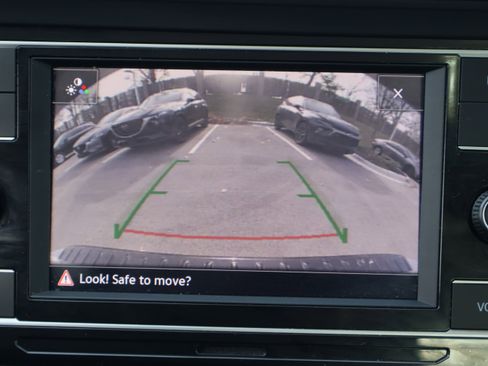 Used 2024 Volkswagen Jetta SE w/ Panoramic Sunroof Package image 22