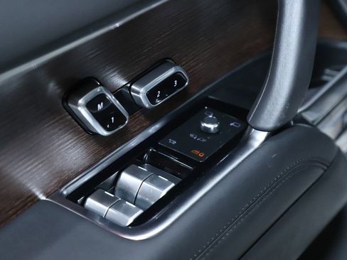 Used 2023 Land Rover Range Rover SE image 31