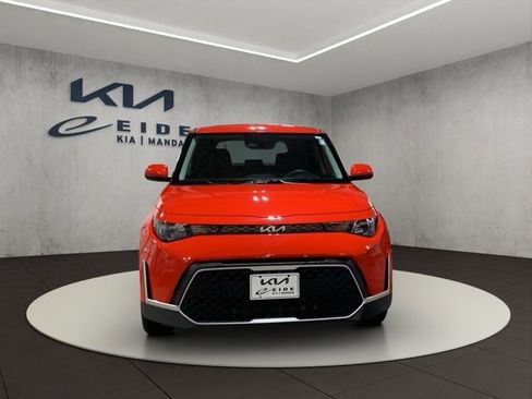 Used 2025 Kia Soul LX w/ LX Technology Package image 2