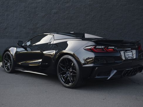 Used 2024 Chevrolet Corvette Z06 image 3