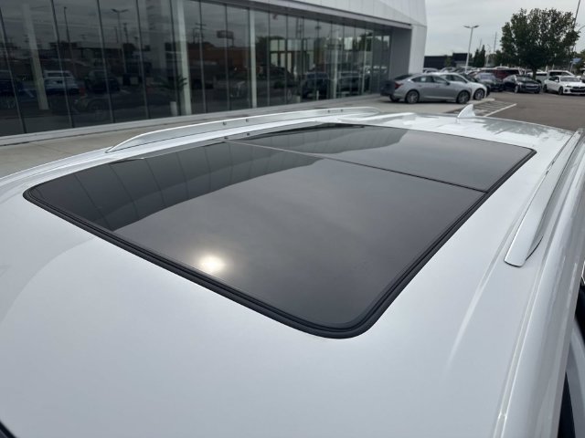 Certified 2024 Cadillac XT6 Luxury w/ LPO, Floor Liner Package AWD/4WD image 45