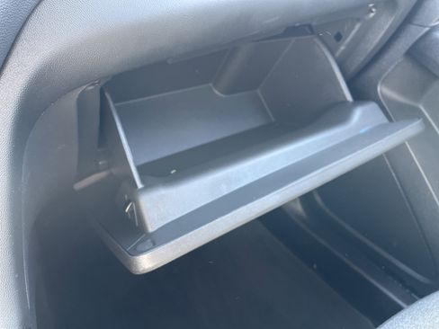 Used 2022 Chevrolet Equinox LT w/ Driver Convenience Package image 40