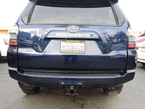 Used 2014 Toyota 4Runner SR5 image 17