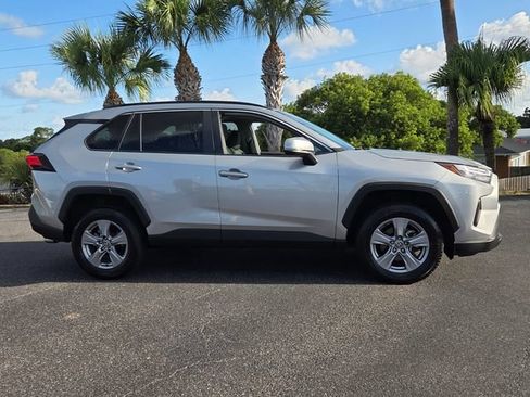 Used 2022 Toyota RAV4 XLE w/ Convenience Package FWD image 8