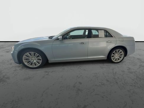 Used 2013 Chrysler 300 C RWD image 5
