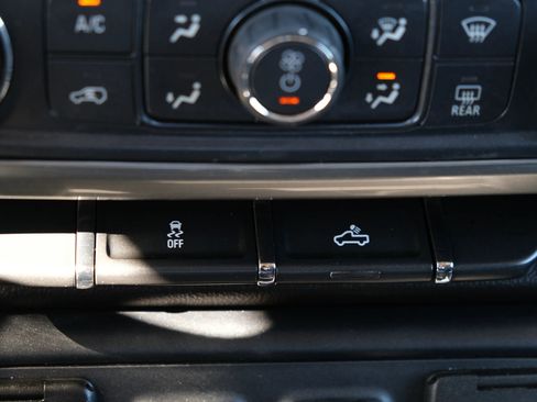 Used 2018 Chevrolet Silverado 1500 LT w/ All Star Edition image 33