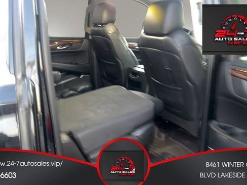 Used 2019 Cadillac Escalade ESV 2WD image 40