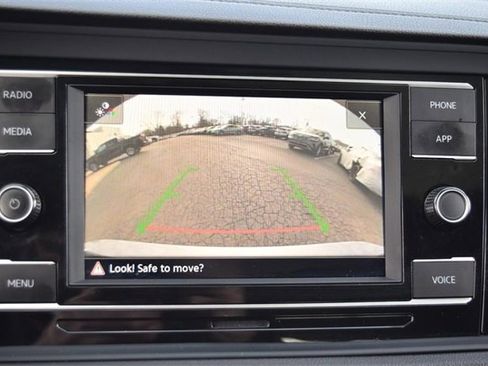 Certified 2024 Volkswagen Jetta SE w/ Panoramic Sunroof Package image 13