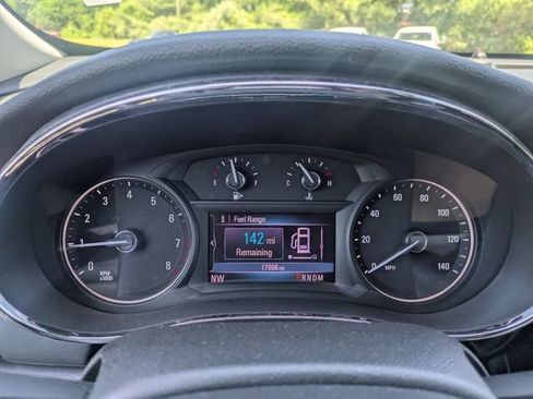 Used 2022 Buick Encore Preferred w/ Safety Package FWD image 18