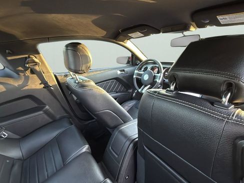 Used 2012 Ford Mustang Premium image 28