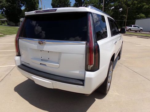 Used 2016 Cadillac Escalade Luxury AWD/4WD image 31