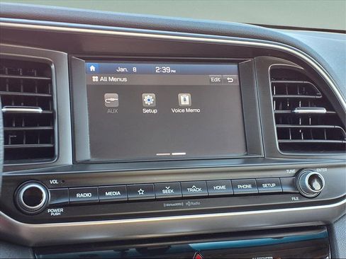 Used 2019 Hyundai Elantra SEL w/ Winter Weather Package image 25