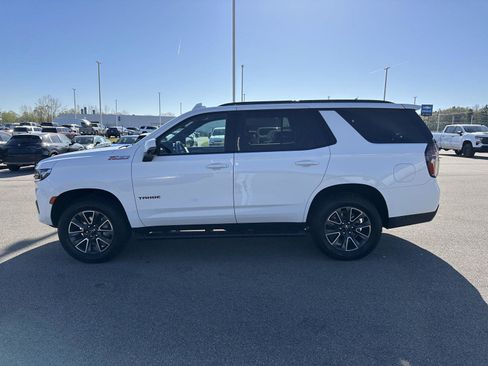 Used 2023 Chevrolet Tahoe Z71 w/ Luxury Package AWD/4WD image 2