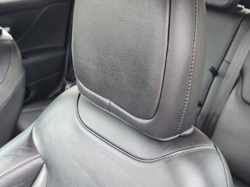 Used 2018 Jeep Renegade Limited w/ UConnect 8.4 Nav Group image 15