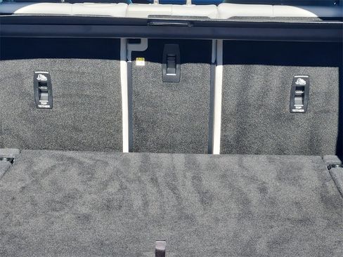 Used 2026 Land Rover Range Rover Velar Dynamic SE image 24