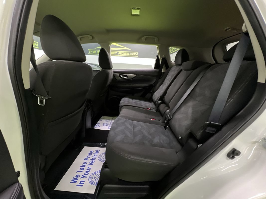 Used 2016 Nissan Rogue S AWD/4WD image 26