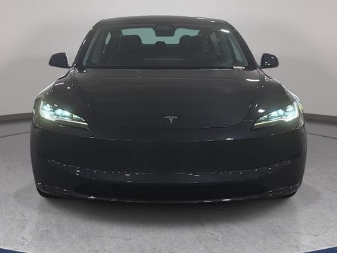 Used 2024 Tesla Model 3 Standard Range RWD image 3