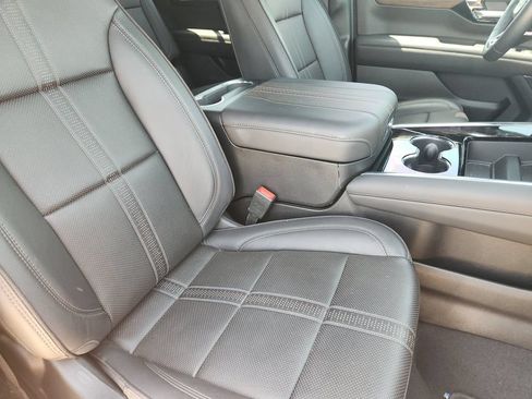 Used 2026 Chevrolet Tahoe High Country AWD/4WD image 14