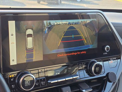 Used 2023 Toyota Highlander Platinum image 30