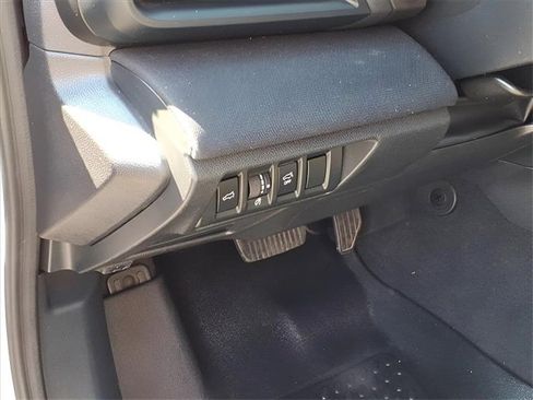 Used 2020 Subaru Outback Premium image 8