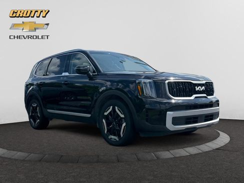 Used 2024 Kia Telluride EX w/ EX Captain's Chair Package image 6