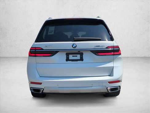 Used 2024 BMW X7 xDrive40i w/ Premium Package AWD/4WD image 7