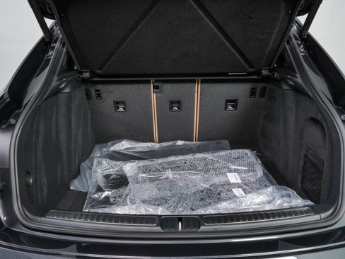 New 2026 Porsche Macan AWD/4WD image 32