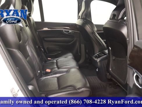 Used 2019 Volvo XC90 T5 Momentum w/ Protection Package Premier image 14