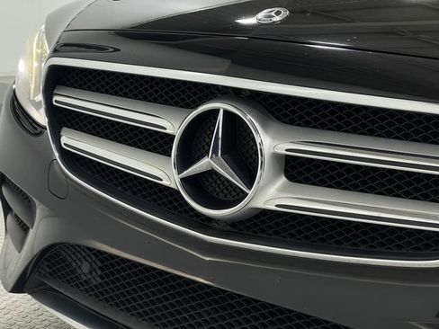 Used 2017 Mercedes-Benz E 300 4MATIC image 36