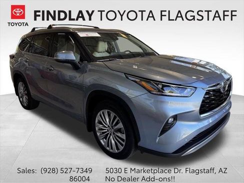 Certified 2024 Toyota Highlander Platinum AWD/4WD image 1