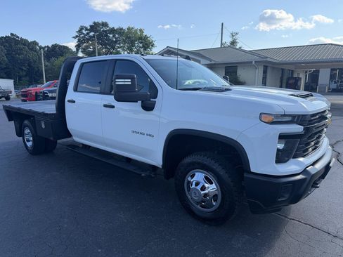 Used 2024 Chevrolet Silverado 3500 W/T w/ WT Convenience Package AWD/4WD image 3