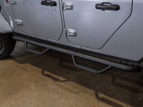 Used 2020 Jeep Gladiator Rubicon AWD/4WD image 9
