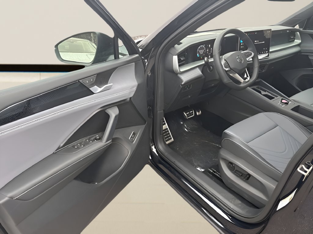 Used 2026 Volkswagen Tiguan SE R-Line AWD/4WD image 13