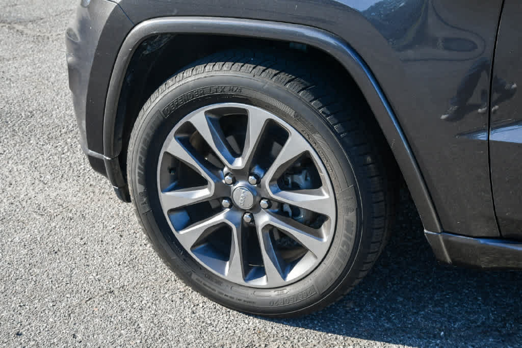 Used 2017 Jeep Grand Cherokee Overland RWD image 11