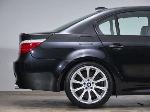 Used 2008 BMW M5 image 32