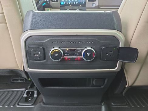 Used 2022 Ford Expedition Limited image 33